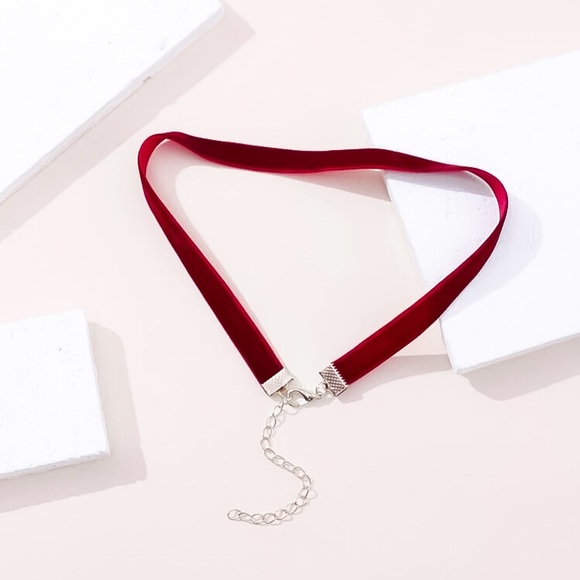 🔵𝟲𝟱%𝗢𝗙𝗙 𝗯𝘂𝗻𝗱𝗹𝗲𝘀 𝟯+🔵NEW Burgundy Velvet Simple Choker - Picture 8 of 12